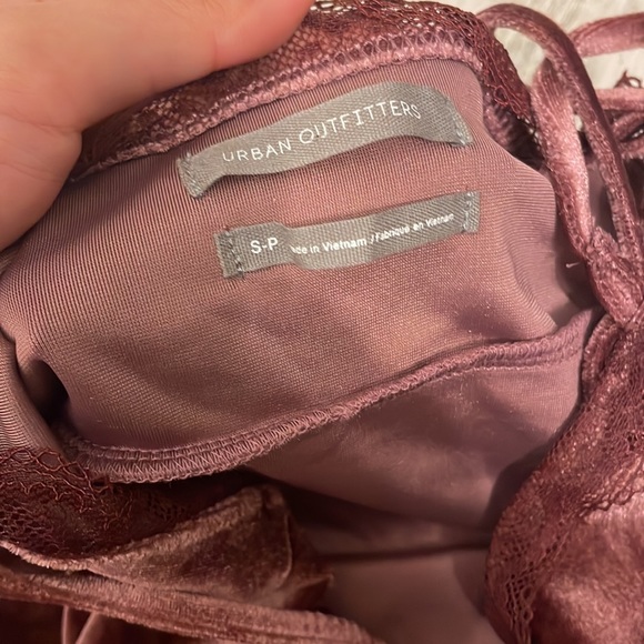 Urban Outfitters Velvet ”Bernadette Dress” - Picture 4 of 6